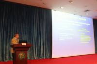 Prof. Chan Wai-yee gives a talk during the Symposium